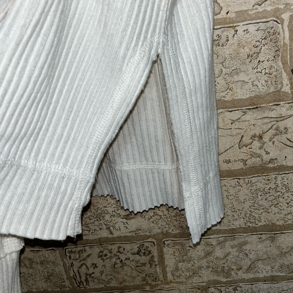 Wild Fable White Ribbed V-Neck Sweatshirt - Picture 4 of 11